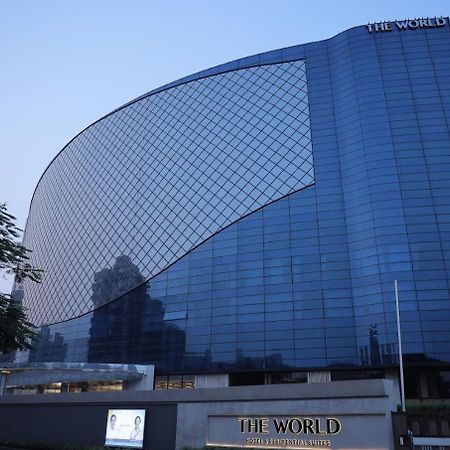 Hotel The World Surat Exterior foto