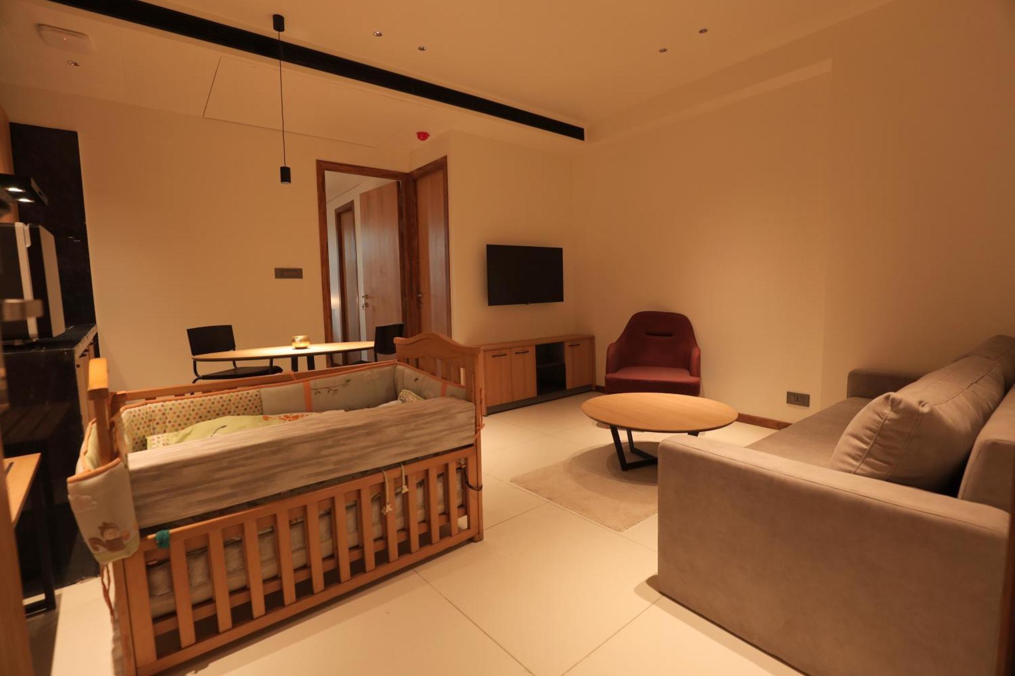 Hotel The World Surat Exterior foto