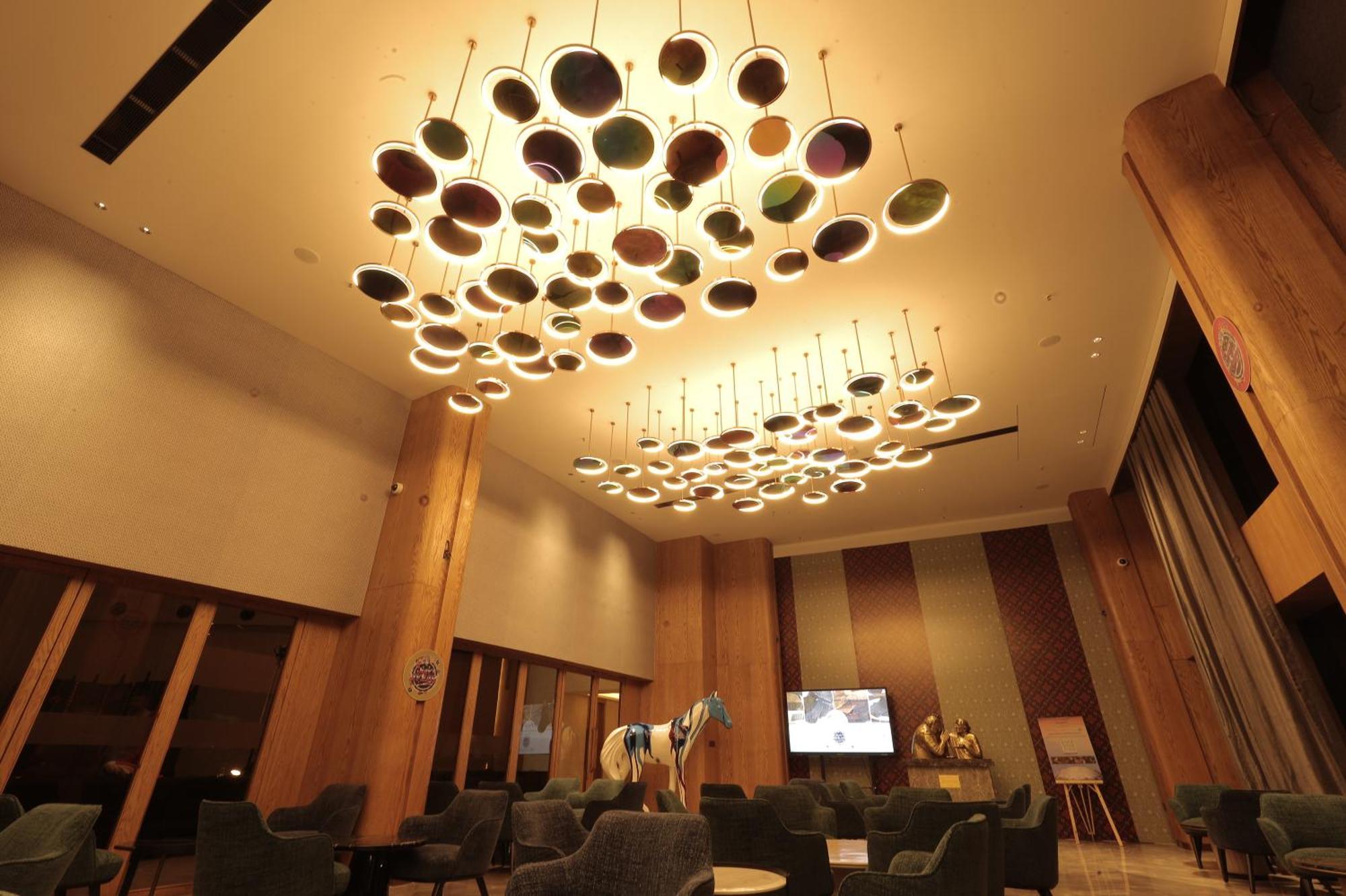 Hotel The World Surat Exterior foto