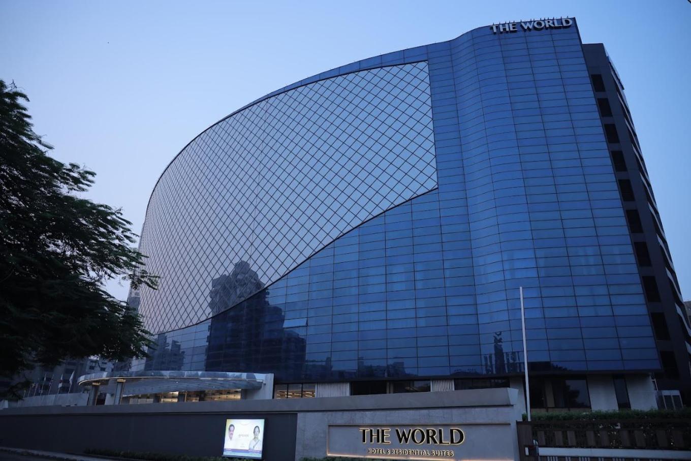 Hotel The World Surat Exterior foto